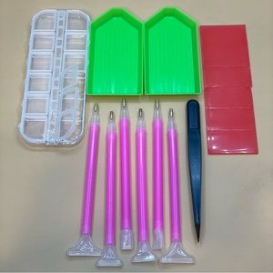 5D Diamond Art Painting 12 Grid Storage with a 21 Piece Accessory Set